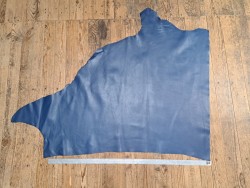 demi peau de cuir de veau lisse bleu denim - maroquinerie - ameublement - cuirenstock
