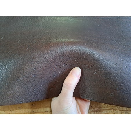 Collet de vache tannage végétal grainé nuancé marron - Cuir en Stock