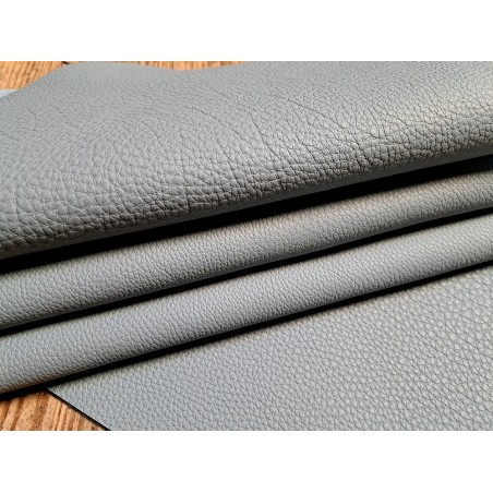Grand morceau de cuir de taurillon - gros grain - couleur bleu gris - Cuir en stock