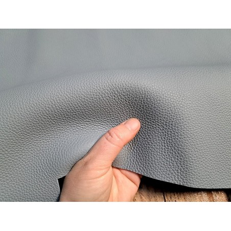 Grand morceau de cuir de taurillon - gros grain - couleur bleu gris - Cuir en stock