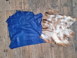 Lot de 2 peaux de cuir - promotions bonnes affaires - maroquinerie - Cuir en stock