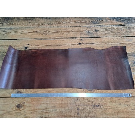 Collet de vache tannage végétal grainé -Châtaigne- Cuir en Stock
