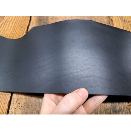 Bande de collet tannage végétal lisse - Noir mat - Cuir en Stock