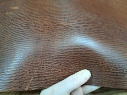 Collet de vache tannage végétal grainé -Châtaigne- Cuir en Stock
