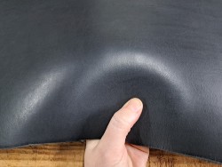 Cuir de collet de vache tannage végétal lisse - Noir mat