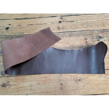 Bande de collet de vache végétal lisse - Chocolat - Cuir en Stock