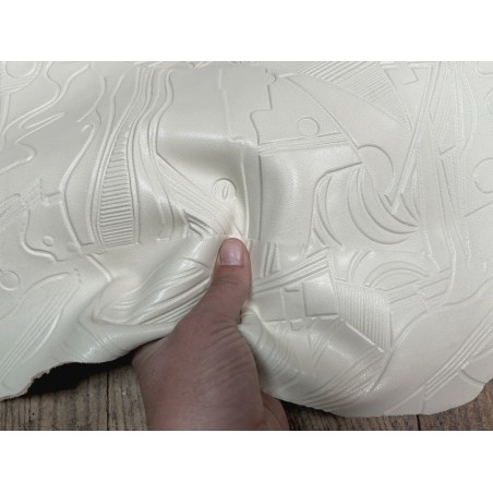 Peau de cuir de mouton grain sovietico ivoire - maroquinerie - ameublement - Cuir en Stock