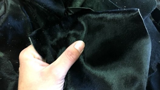 peau de cuir de veau poil noir accessoire maroquinerie vêtement Cuirenstock