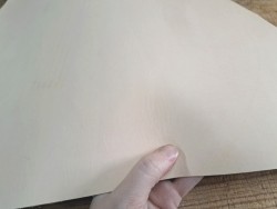 Bande de cuir de collet de vache végétal - Naturel - Cuir en Stock