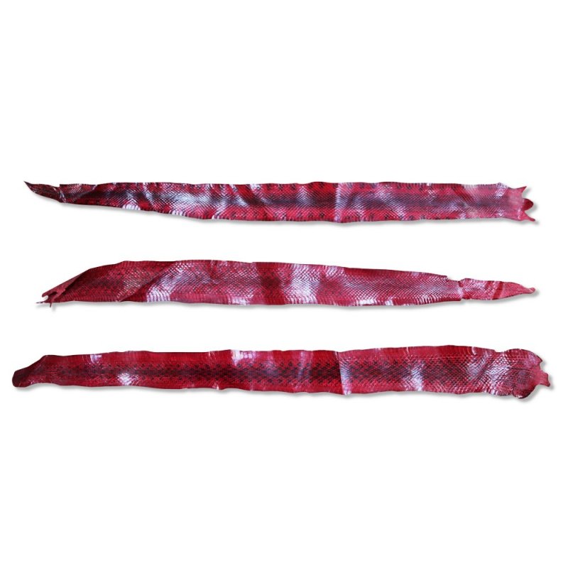 lot peau de serpent rouge véritable maroquinerie luxe cuirenstock lot peau de serpent rouge véritable maroquinerie luxe cuirenstock