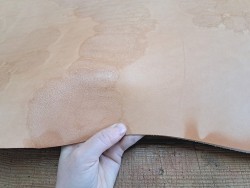 Collet de cuir de vache tannage végétal finition naturelle – A -