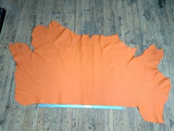 Demi peau de cuir de taurillon pleine fleur orange - Cuir en Stock