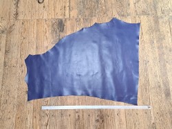 demi peau de cuir de veau lisse bleu électrique - maroquinerie - ameublement - cuir en stock