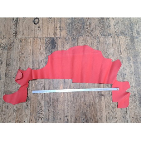 Demi-peau de cuir de vache - rouge -maroquinerie - Cuir en Stock