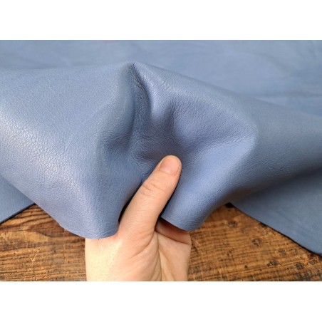 Demi-peau de cuir de veau - bleu horizon - maroquinerie - ameublement - cuirenstock