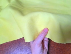 Demi peau de vachette lisse - soleil doux - maroquinerie - cuirenstock