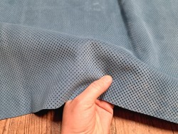 Peau de veau velours effet perforé - bleu jeans - cuirenstock