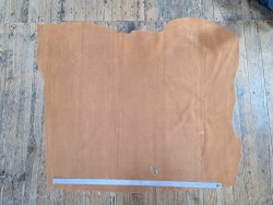 Peau de veau velours effet perforé - Brun clair - cuir en stock