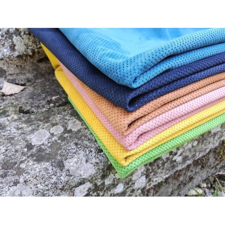 Peau de veau velours effet perforé - bleu jeans - cuir en stock