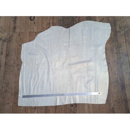 Peau de veau velours vintage nacrée - miel - maroquinerie - cuir en stock