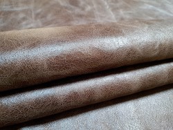 Peau de veau effet vieilli - chocolat - maroquinerie - cuirenstock