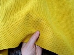 Peau de veau velours effet perforé - jaune - cuir en stock