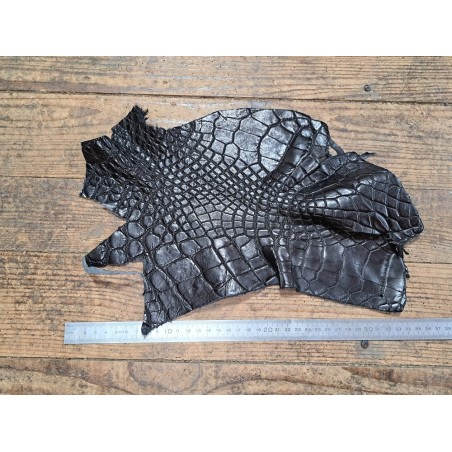 morceau de cuir de crocodile - noir mat - cuir en stock