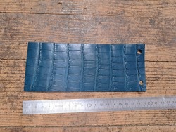 Morceau de cuir crocodile véritable - bleu canard - cuir en stock