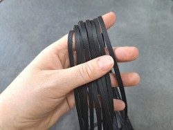 Lot de 12 lanières en cuir de vache noir - bijoux - cuir en stcok