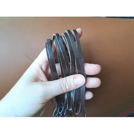 lanière lacet en cuir de vache marron brun - bijoux - maroquinerie - cuir en stock