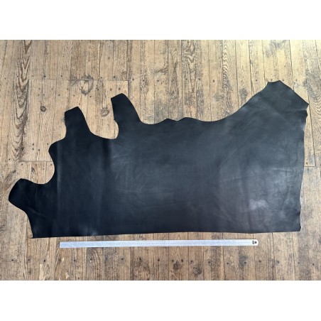 Demi-peau de cuir de veau lisse au tannage souple - Noir mat - Cuir en Stock