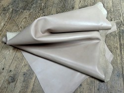 Demi-peau de cuir de veau lisse au tannage souple - Beige crème - Cuir en Stock