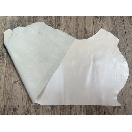 Demi-peau de cuir de veau BOX lisse - tannage ferme - crème - Cuir en Stock