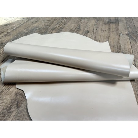 Demi-peau de cuir de veau BOX lisse - tannage ferme - crème - Cuir en Stock
