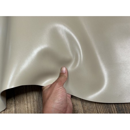 Demi-peau de cuir de veau BOX lisse - tannage ferme - Beige - Cuir en Stock