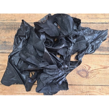 Chutes de cuir d agneau perforé noir maroquinerie accessoire luxe cuir en stock