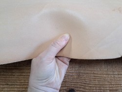Collet de cuir de vache naturel – Tannage végétal 2ᵉ choix