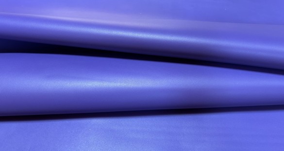 Peau de cuir d'agneau lisse violet - Cuir en Stock