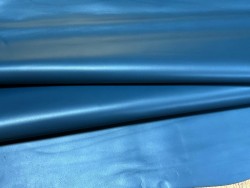 Peau de cuir d'agneau lisse bleu canard - Cuir en Stock