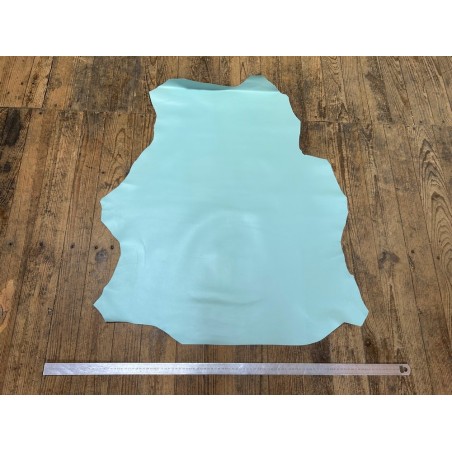 Peau de cuir d'agneau lisse vert amande - Cuir en Stock