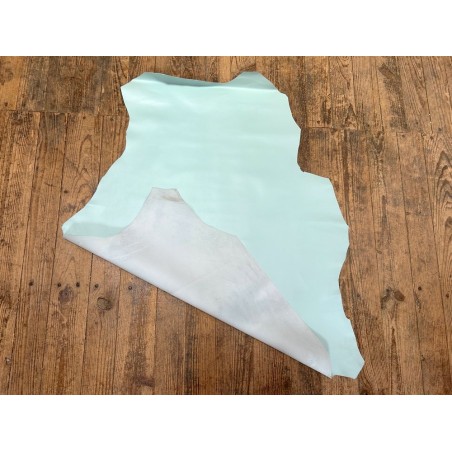 Peau de cuir d'agneau lisse vert amande - Cuir en Stock