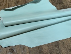 Peau de cuir d'agneau lisse vert amande - Cuir en Stock