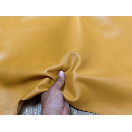 Peau de cuir d'agneau lisse jaune ocre - Cuir en Stock