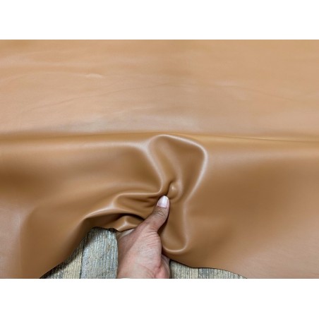 Peau de cuir d'agneau lisse camel - Cuir en Stock