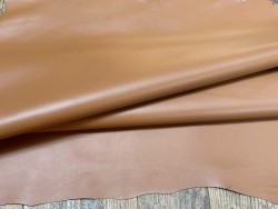 Peau de cuir d'agneau lisse camel - Cuir en Stock