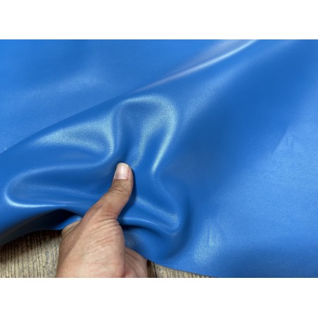Peau de cuir d'agneau lisse bleu cyan - Cuir en Stock