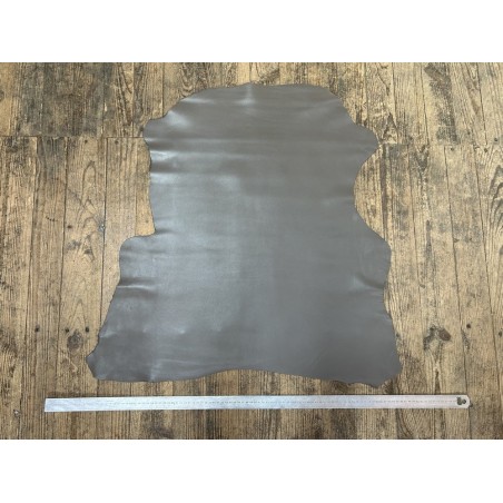 Peau de cuir d'agneau lisse gris taupe  - Cuir en Stock