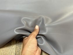 Peau de cuir d'agneau lisse gris souris - Cuir en Stock