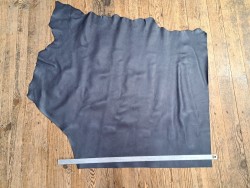 demi-peau de cuir de vache grainée - cobalt foncé - maroquinerie ameublement accessoire cuir en stock