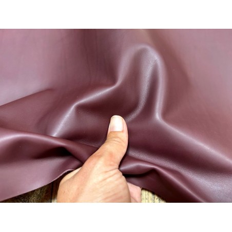 Demi-peau de cuir de veau lisse au tannage souple - Aubergine - Cuir en Stock